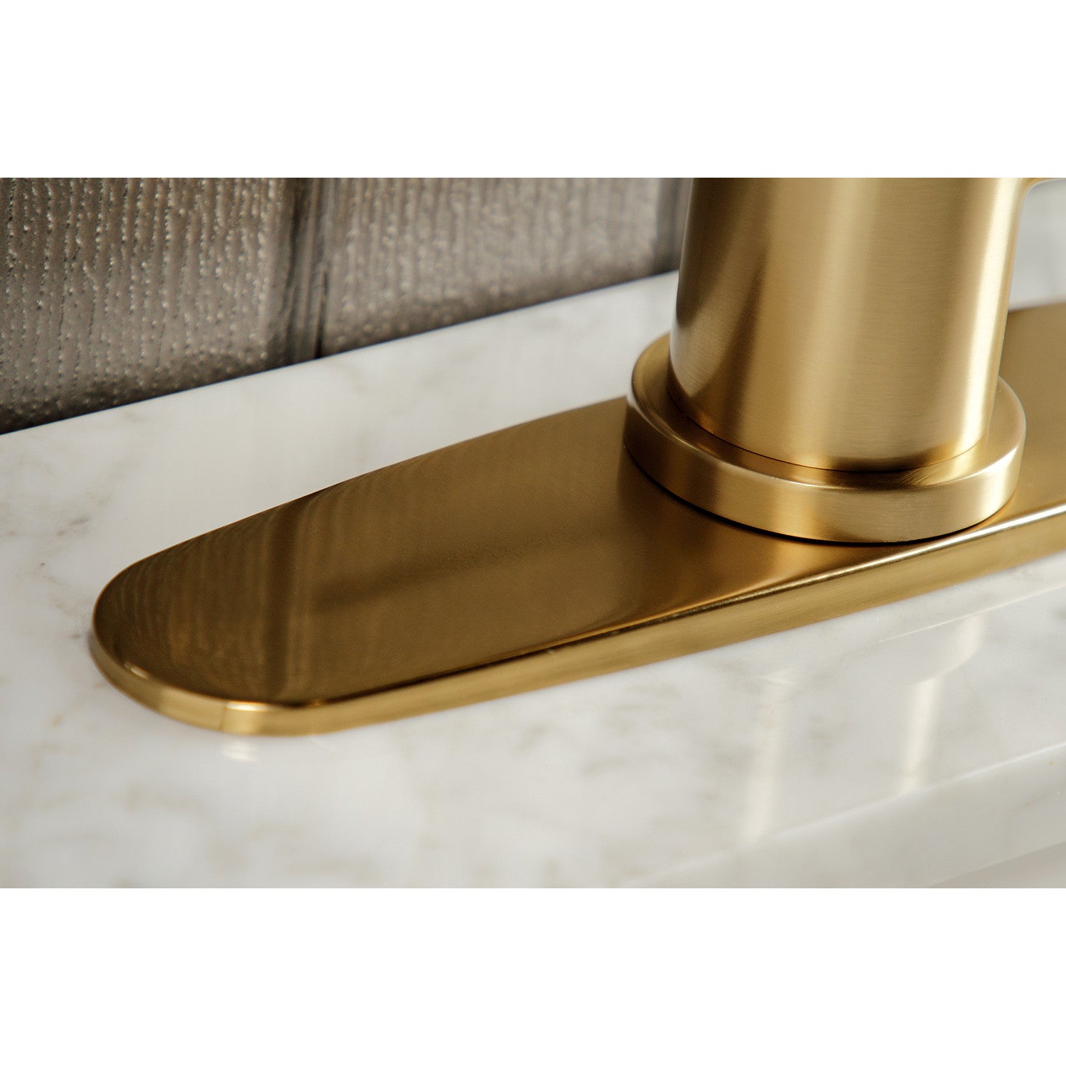 Kingston Tulare LS8723DL - Concord Single-Handle Pull-Down Kitchen Faucet, Brushed Brass — thumbnail 3